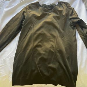 army green lululemon top